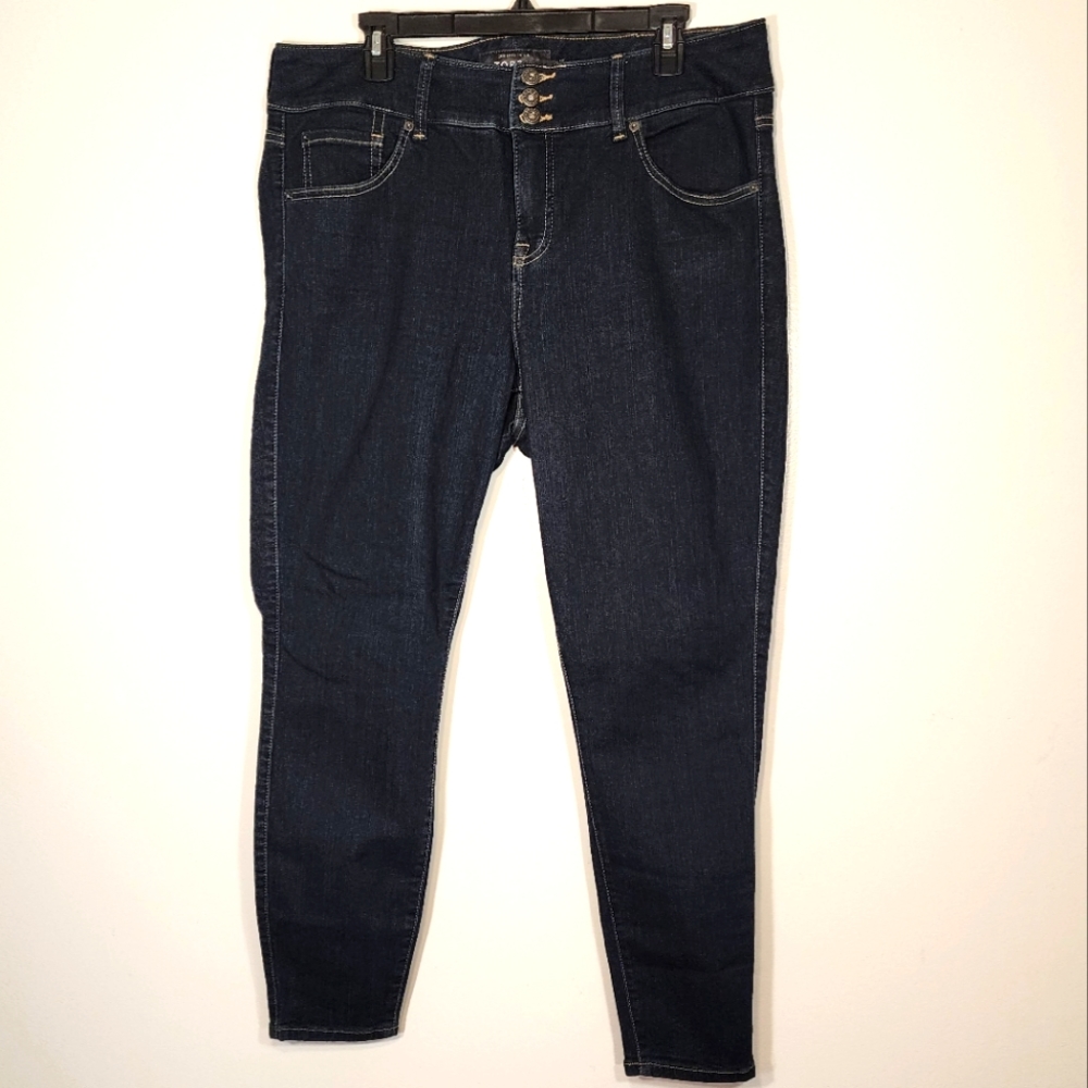 Torrid Premium Skinny Jegging Dark Wash EUC size 18R
